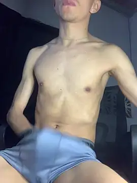 gabrielzinnnn085 online show from March 5, 2026, 3:46 am