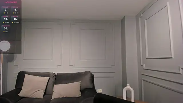 Snapshot of NiaSalvatore chatting on February 20, 2025, 1:57 am NiaSalvatore online show from February 20, 2025, 1:57 am