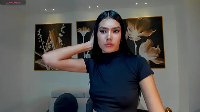 Snapshot of NiaSalvatore chatting on March 2, 2025, 11:39 am NiaSalvatore online show from March 2, 2025, 11:39 am