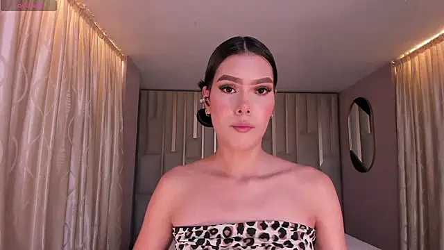 Snapshot of NiaSalvatore chatting on March 4, 2025, 7:22 pm NiaSalvatore online show from March 4, 2025, 7:22 pm