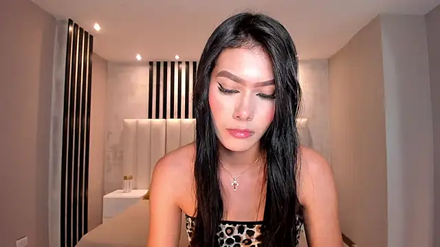 Snapshot of NiaSalvatore chatting on March 14, 2025, 10:38 pm NiaSalvatore online show from March 14, 2025, 10:38 pm