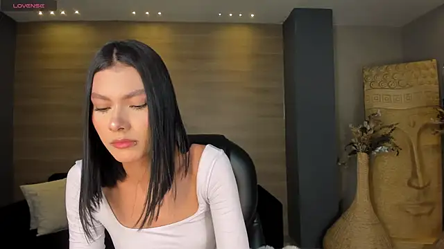 Snapshot of NiaSalvatore chatting on September 18, 2025, 11:23 am NiaSalvatore online show from September 18, 2025, 11:23 am