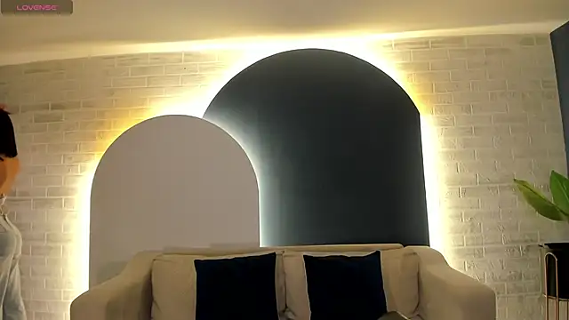 Snapshot of NiaSalvatore chatting on September 20, 2025, 3:57 pm NiaSalvatore online show from September 20, 2025, 3:57 pm