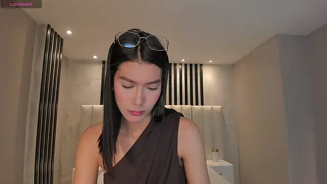 Snapshot of NiaSalvatore chatting on February 14, 2026, 7:21 pm NiaSalvatore online show from February 14, 2026, 7:21 pm