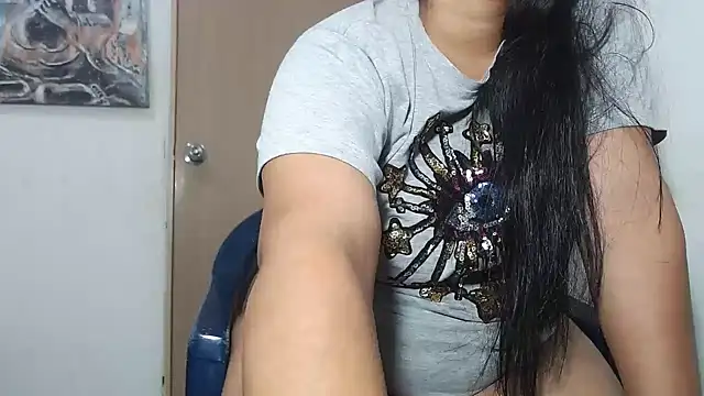 Snapshot of leyli_ass chatting on October 19, 2025, 2:18 pm leyli ass online show from October 19, 2025, 2:18 pm