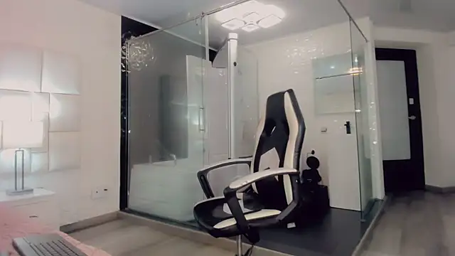 Snapshot of Gisele_fox chatting on March 12, 2025, 1:47 am Gisele fox online show from March 12, 2025, 1:47 am