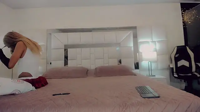 Snapshot of Gisele_fox chatting on March 14, 2025, 7:23 pm Gisele fox online show from March 14, 2025, 7:23 pm