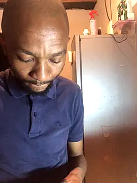 KMbesxxx online show from September 10, 2025, 6:41 pm