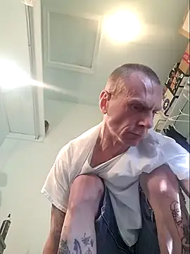 Snapshot of SoooV3ryKinky chatting on February 1, 2025, 5:37 pm SoooV3ryKinky online show from February 1, 2025, 5:37 pm