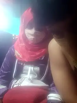 Snapshot of YourHotRandi chatting on January 10, 2026, 4:53 pm YourHotRandi online show from January 10, 2026, 4:53 pm