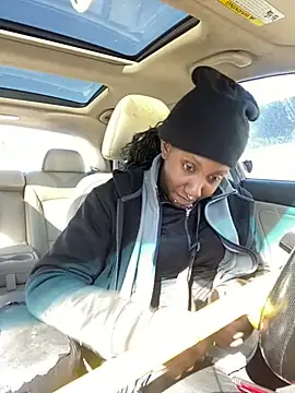 Snapshot of Yoshibaby2670 chatting on February 25, 2025, 7:03 pm Yoshibaby2670 online show from February 25, 2025, 7:03 pm