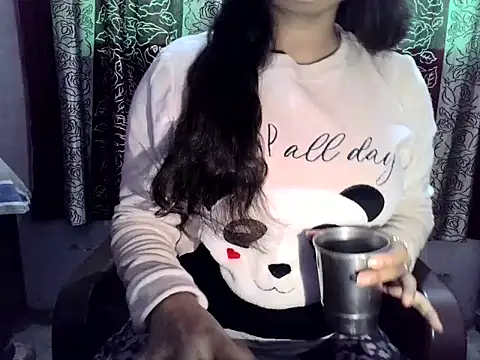 SIYA MAVI online show from February 9, 2026, 4:38 am