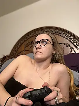 Snapshot of Kitty_DaCocks chatting on February 7, 2026, 6:33 pm Kitty DaCocks online show from February 7, 2026, 6:33 pm