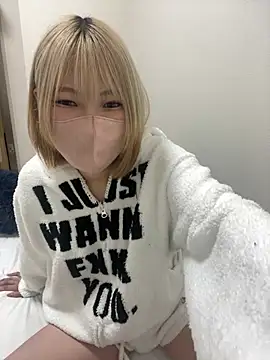 Snapshot of Hikaru-chan chatting on March 2, 2025, 10:16 pm Hikaru-chan online show from March 2, 2025, 10:16 pm