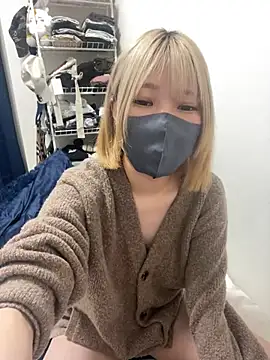 Snapshot of Hikaru-chan chatting on March 9, 2025, 7:05 pm Hikaru-chan online show from March 9, 2025, 7:05 pm