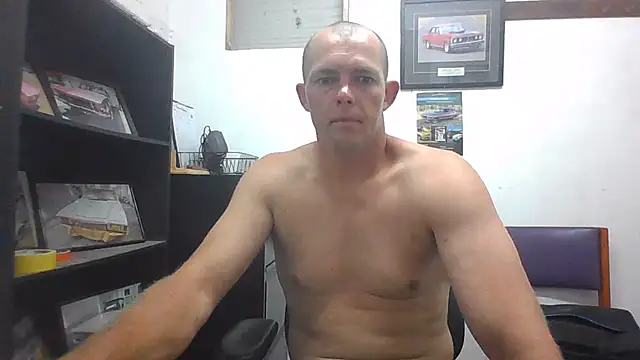 Snapshot of ausfun92bi chatting on January 6, 2025, 10:35 am ausfun92bi online show from January 6, 2025, 10:35 am
