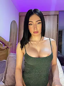 Maddy Jones online show from April 7, 2026, 12:22 am