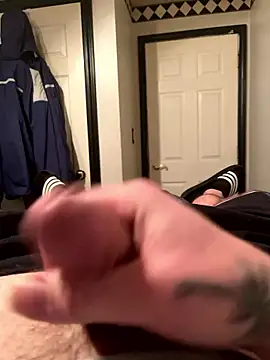 Snapshot of coreyl9718 chatting on January 8, 2026, 1:30 am coreyl9718 online show from January 8, 2026, 1:30 am