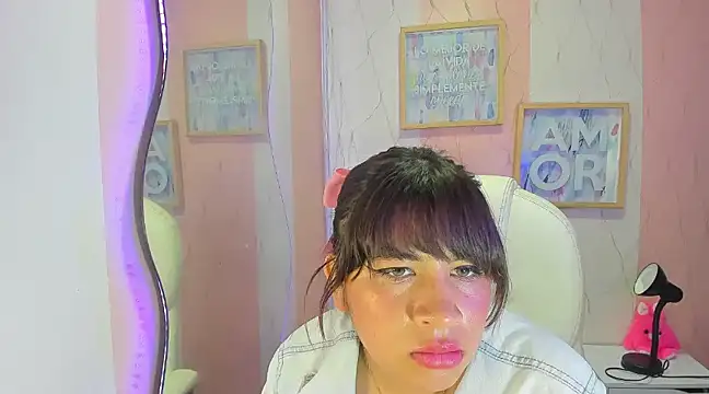 Ji Eun online show from January 11, 2025, 3:52 pm