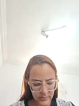 Snapshot of AliceRuivinha2 chatting on July 5, 2026, 2:35 pm AliceRuivinha2 online show from July 5, 2026, 2:35 pm