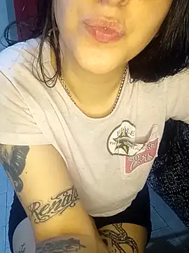 Camilita0 online show from November 11, 2025, 8:47 am