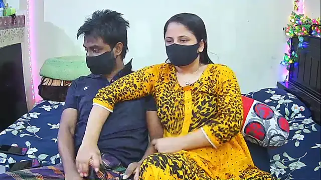 Snapshot of Hot_Nila chatting on February 15, 2026, 3:47 am Hot Nila online show from February 15, 2026, 3:47 am