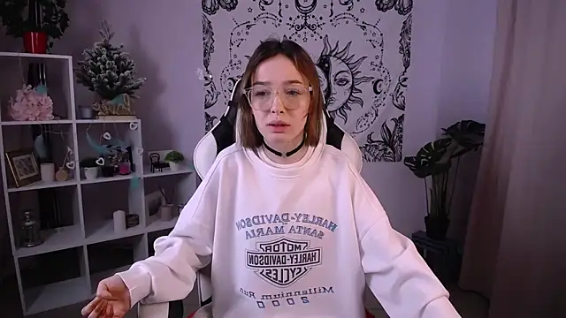 Snapshot of MiniSofy chatting on January 5, 2025, 1:26 pm MiniSofy online show from January 5, 2025, 1:26 pm