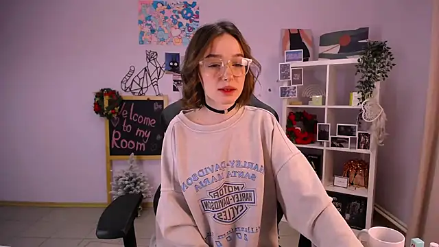 Snapshot of MiniSofy chatting on January 15, 2025, 7:23 pm MiniSofy online show from January 15, 2025, 7:23 pm