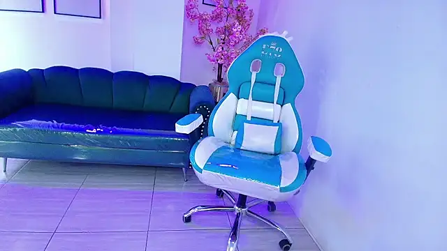 Arianna sweeet online show from April 30, 2026, 3:35 am