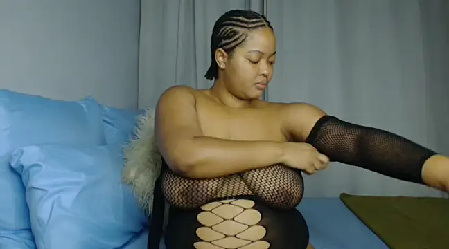 Snapshot of sexytinashe21 chatting on March 14, 2025, 3:37 am sexytinashe21 online show from March 14, 2025, 3:37 am