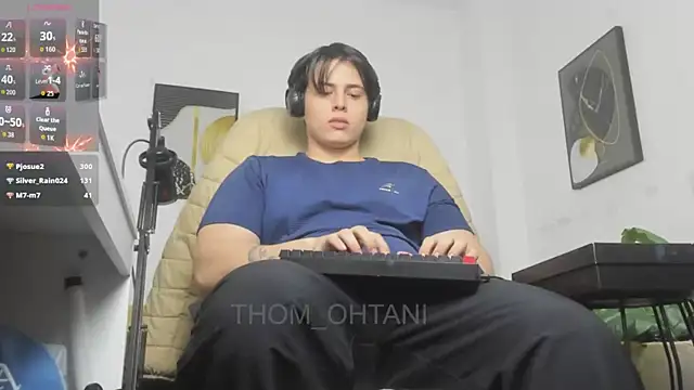 Snapshot of Thom_Ohtani chatting on July 8, 2026, 4:28 am Thom Ohtani online show from July 8, 2026, 4:28 am