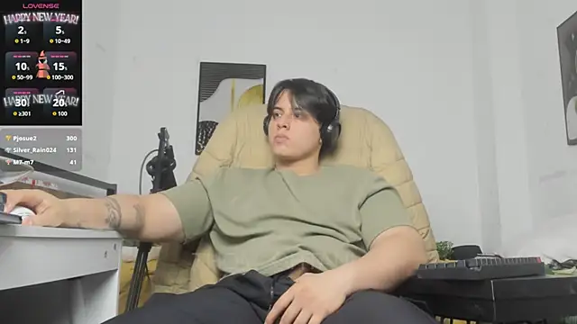 Snapshot of Thom_Ohtani chatting on July 9, 2026, 1:31 am Thom Ohtani online show from July 9, 2026, 1:31 am