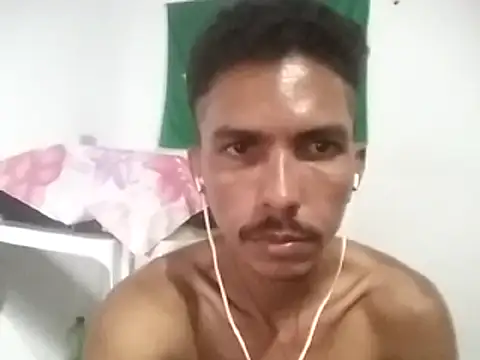 Snapshot of MagrinhoSaradoo chatting on February 18, 2025, 1:21 am MagrinhoSaradoo online show from February 18, 2025, 1:21 am