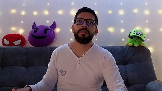 Snapshot of ErickBrant chatting on March 4, 2025, 8:49 pm ErickBrant online show from March 4, 2025, 8:49 pm