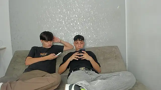 jhoseth sexxx18 online show from February 16, 2026, 7:32 pm