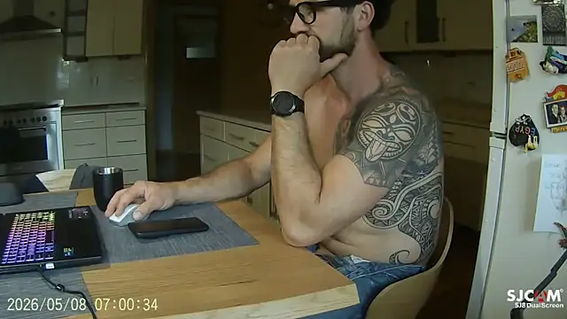 Snapshot of realdilf chatting on May 8, 2026, 5:57 am realdilf online show from May 8, 2026, 5:57 am