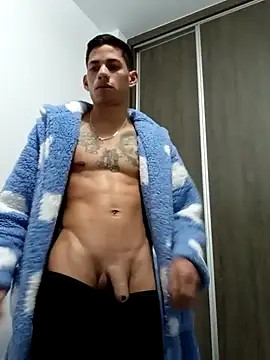 Snapshot of Mikeherz777 chatting on January 22, 2025, 4:44 pm Mikeherz777 online show from January 22, 2025, 4:44 pm