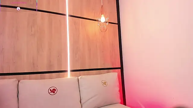 ashlyn parker online show from September 23, 2025, 7:39 pm