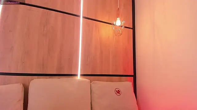 ashlyn parker online show from October 8, 2025, 8:39 pm