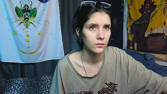 Snapshot of Hyeon_Jin chatting on January 18, 2025, 9:02 pm Hyeon Jin online show from January 18, 2025, 9:02 pm