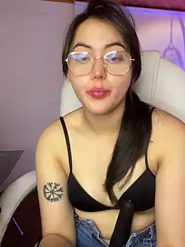 Snapshot of Camila_pinkk chatting on May 12, 2026, 1:41 pm Camila pinkk online show from May 12, 2026, 1:41 pm