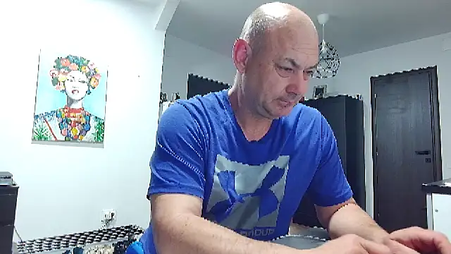 adryanyou46 online show from April 27, 2026, 8:18 pm