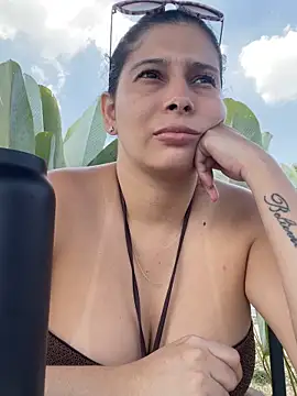 MilaRux online show from March 22, 2026, 5:05 pm