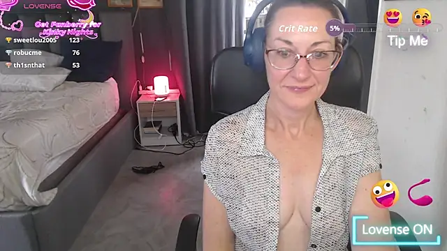 boeslaboes1 online show from December 14, 2025, 2:33 pm