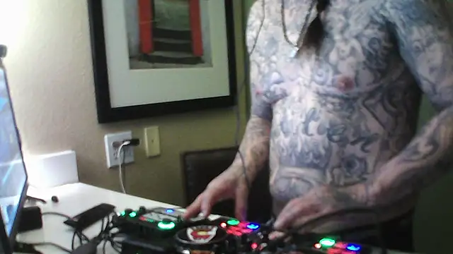 Snapshot of justthetip4209 chatting on March 12, 2025, 9:12 am justthetip4209 online show from March 12, 2025, 9:12 am