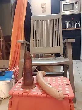 LuluEros online show from November 15, 2025, 6:00 am