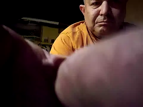 Snapshot of hesjustafriend chatting on March 16, 2025, 6:20 am hesjustafriend online show from March 16, 2025, 6:20 am