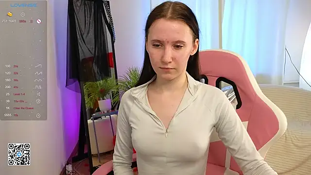 mon lola online show from February 21, 2025, 11:55 am