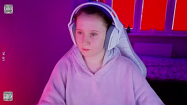 mon lola online show from April 24, 2026, 1:24 pm