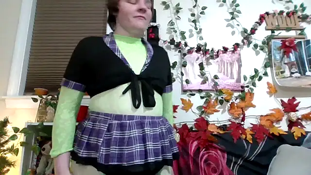 Snapshot of AverageRose chatting on February 6, 2026, 7:23 am AverageRose online show from February 6, 2026, 7:23 am